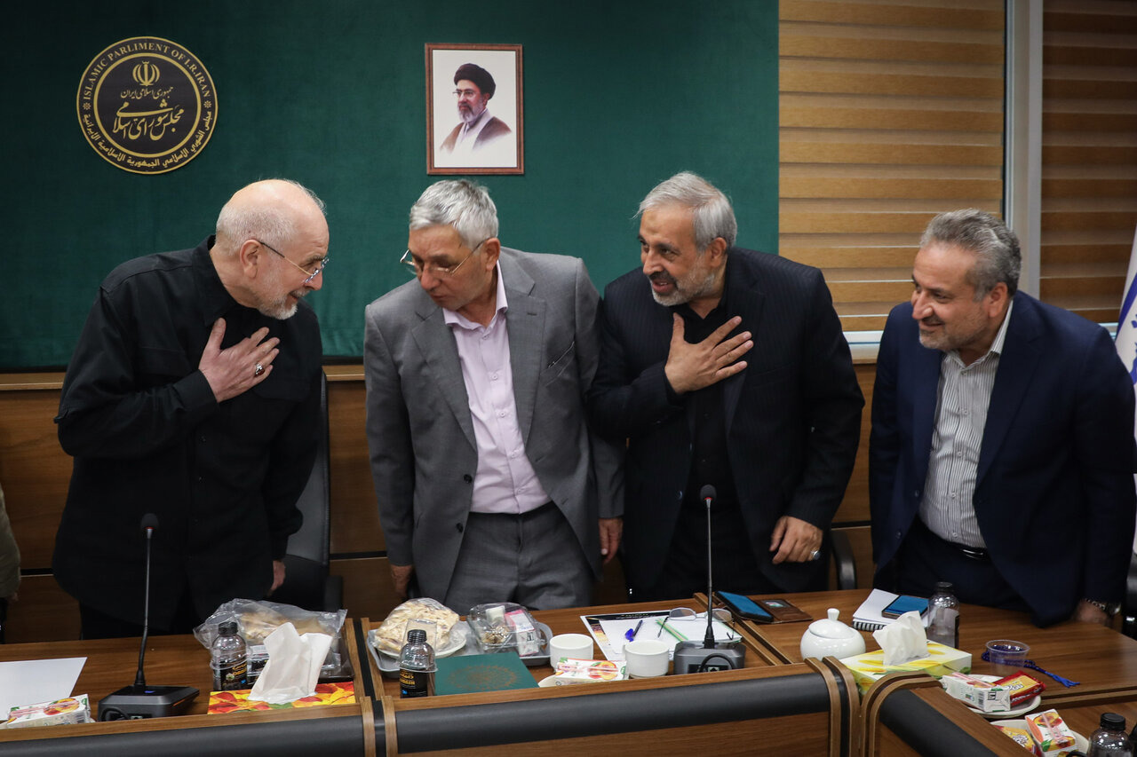 برگزاری نشست هم اندیشی قالیباف با روسای مجامع استان‌ها