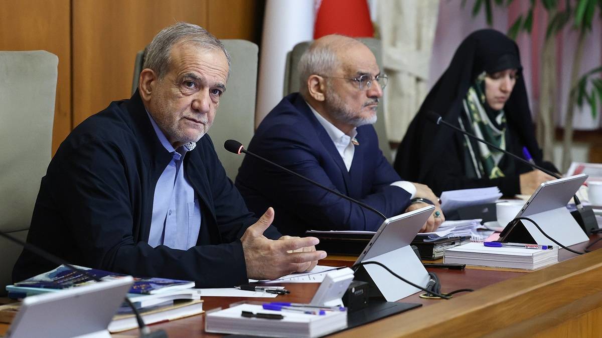 دولت برای عبور از شرایط «نه جنگ، نه صلح» تلاش می‌کند