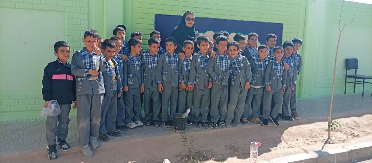 آموزش کاشت سبزی‌های خوراکی در گلدان با هدف ترویج فرهنگ تغذیه سالم در مدارس مهریز